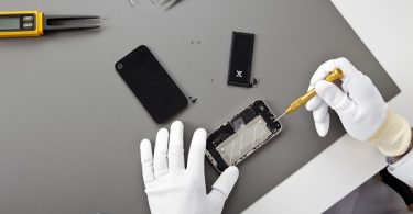 تعویض باتری گوشی در تعمیرات موبایل البان